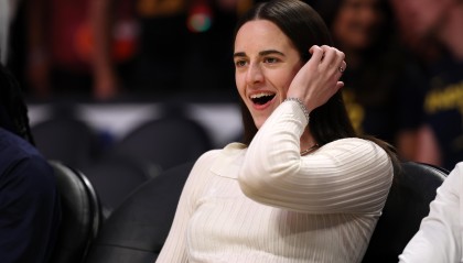 年薪7.8万vs10场1500万！Big3去年曾给克拉克开1500万报价 被拒绝